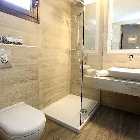 Mary's 3* Chrisi Ammoudia