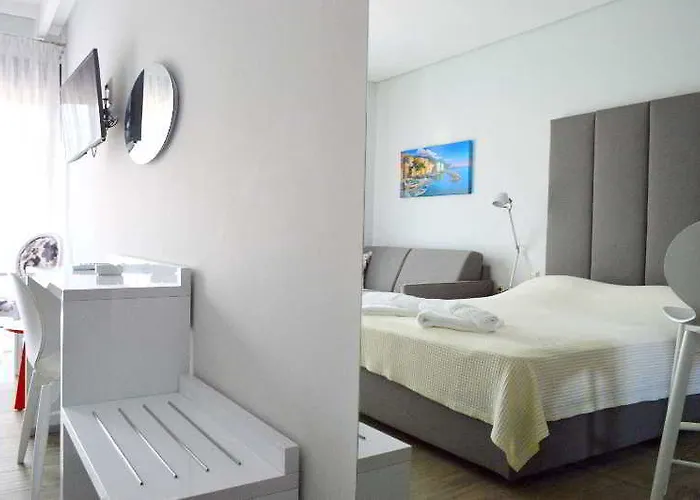 Mary's クリッシ・アモウディア