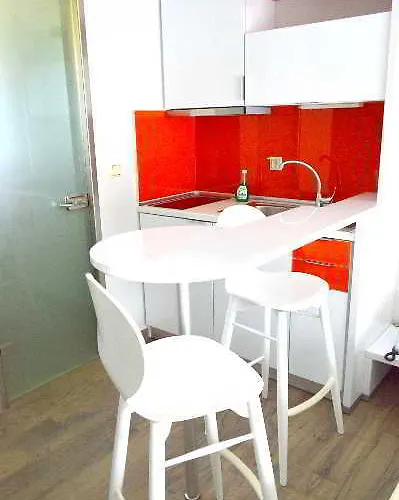 Mary's アパートホテル