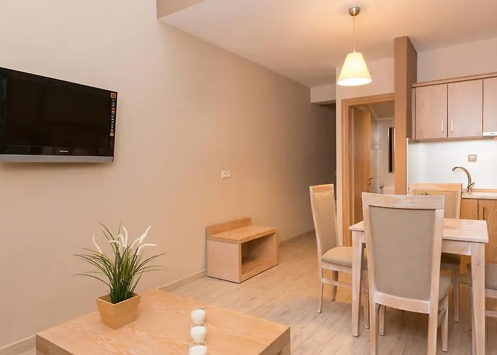 Mary's クリッシ・アモウディア