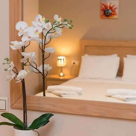 Ξενοδοχείο με διαμερίσματα Mary's Χρυσή Αμμουδιά