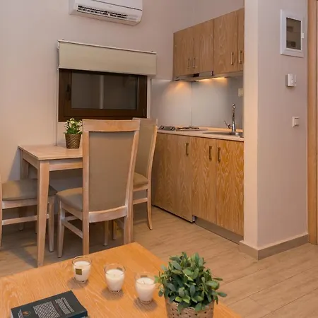 Ξενοδοχείο με διαμερίσματα Mary's 3*