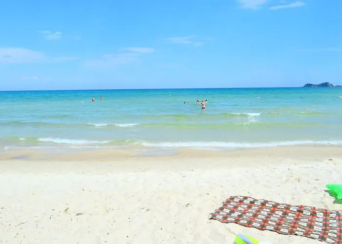 Mary's Χρυσή Αμμουδιά